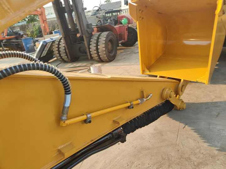 Used Excavator Caterpillar CAT315D Small and Medium-sized Original 15 Ton Excavator CAT315D for Sale - Pásové rýpadlo: obrázok 2 Used Excavator Caterpillar CAT315D Small and Medium-sized Original 15 Ton Excavator CAT315D for Sale - Pásové rýpadlo: obrázok 2