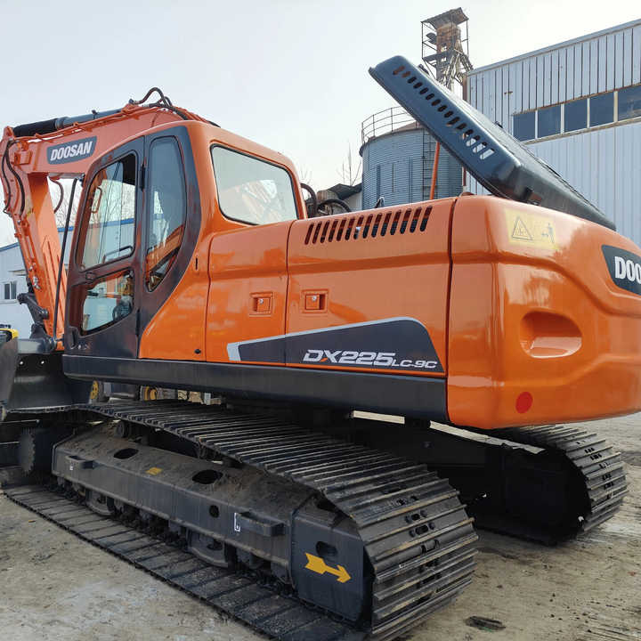 Used Excavator Doosan DX225LC-9 Excavators Mini Equipment Earth Moving Machinery Doosan Digger Excavator for Sale - Pásové rýpadlo: obrázok 1 Used Excavator Doosan DX225LC-9 Excavators Mini Equipment Earth Moving Machinery Doosan Digger Excavator for Sale - Pásové rýpadlo: obrázok 1
