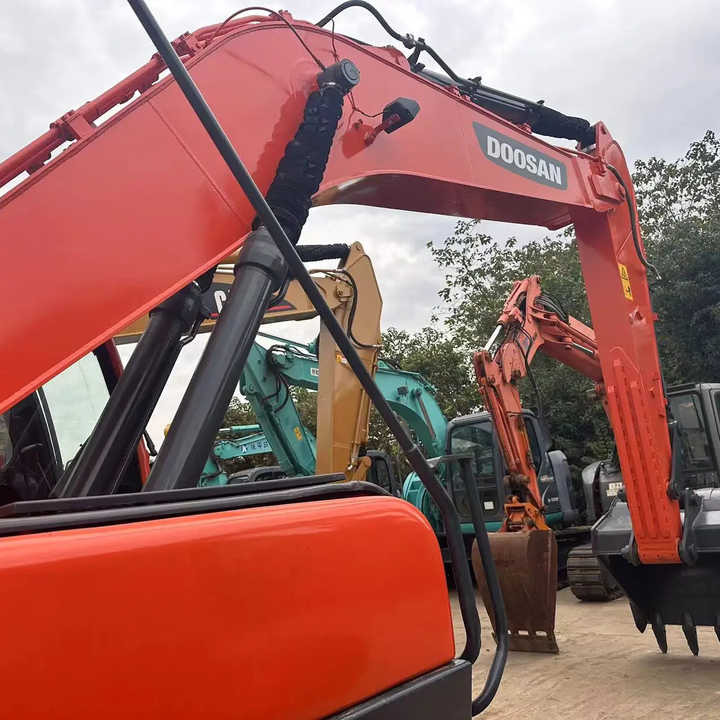 Used Excavator Doosan DX225LC-9 Excavators Mini Equipment Earth Moving Machinery Doosan Digger Excavator for Sale - Pásové rýpadlo: obrázok 1 Used Excavator Doosan DX225LC-9 Excavators Mini Equipment Earth Moving Machinery Doosan Digger Excavator for Sale - Pásové rýpadlo: obrázok 1