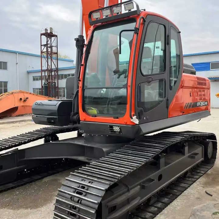 Used Excavator Doosan DX260LC-9 Excavators Mini Equipment Earth Moving Machinery Doosan Digger Excavator for Sale - Rýpadlo: obrázok 5 Used Excavator Doosan DX260LC-9 Excavators Mini Equipment Earth Moving Machinery Doosan Digger Excavator for Sale - Rýpadlo: obrázok 5