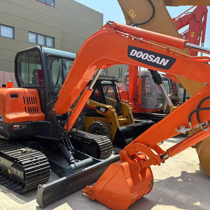 Used Excavator Doosan DX55 Excavators Mini Equipment Earth Moving Machinery Doosan Digger Excavator for Sale - Pásové rýpadlo: obrázok 1 Used Excavator Doosan DX55 Excavators Mini Equipment Earth Moving Machinery Doosan Digger Excavator for Sale - Pásové rýpadlo: obrázok 1