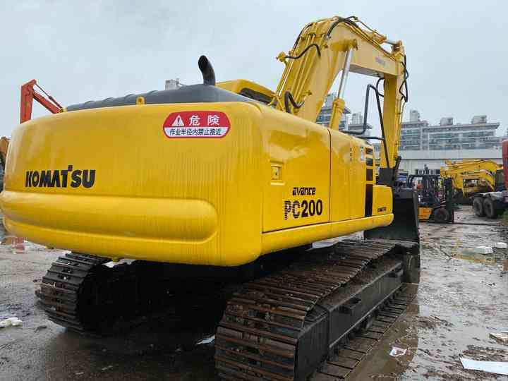 Used Good Quality Japan Original PC200-6 in Good Condition PC200-6 Komatsu - Pásové rýpadlo: obrázok 3 Used Good Quality Japan Original PC200-6 in Good Condition PC200-6 Komatsu - Pásové rýpadlo: obrázok 3