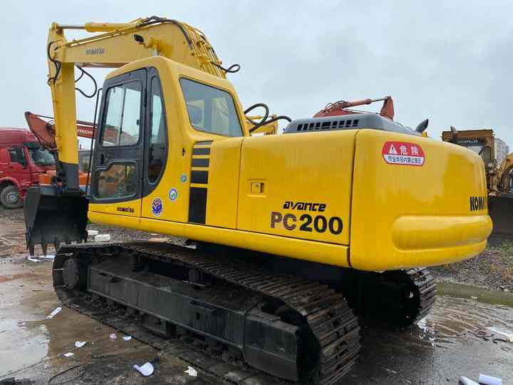 Used Good Quality Japan Original PC200-6 in Good Condition PC200-6 Komatsu - Pásové rýpadlo: obrázok 2 Used Good Quality Japan Original PC200-6 in Good Condition PC200-6 Komatsu - Pásové rýpadlo: obrázok 2