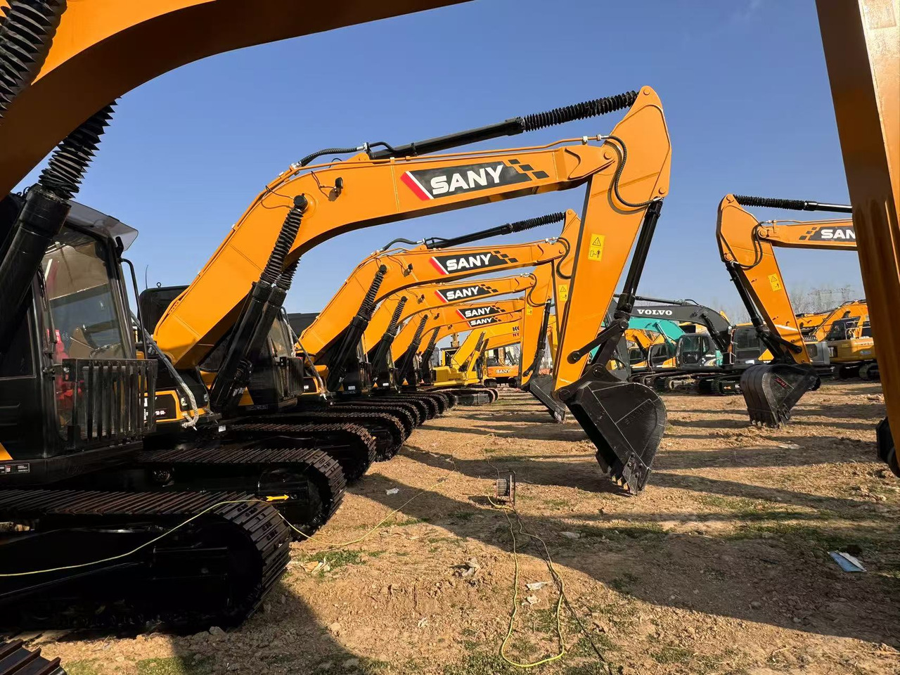 Used High Quality volvo EC300DL 30ton excavator machinery - Pásové rýpadlo: obrázok 4 Used High Quality volvo EC300DL 30ton excavator machinery - Pásové rýpadlo: obrázok 4