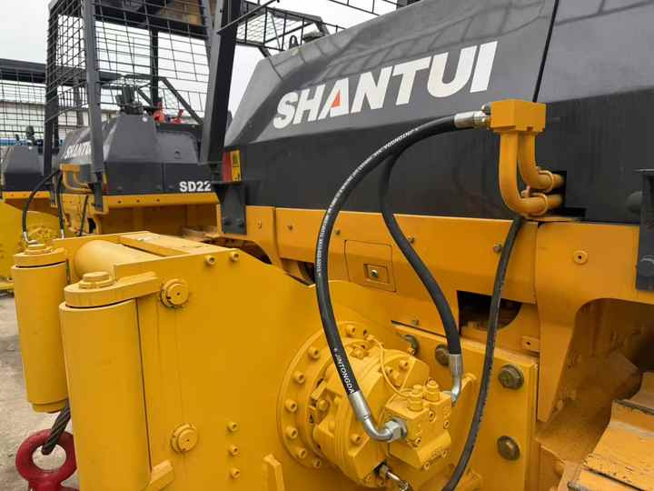 Used Shantui SD22 New Model Bulldozer Second Hand Machine Popular Brand Shantui Hydraulic Machinery - Buldozér: obrázok 5 Used Shantui SD22 New Model Bulldozer Second Hand Machine Popular Brand Shantui Hydraulic Machinery - Buldozér: obrázok 5