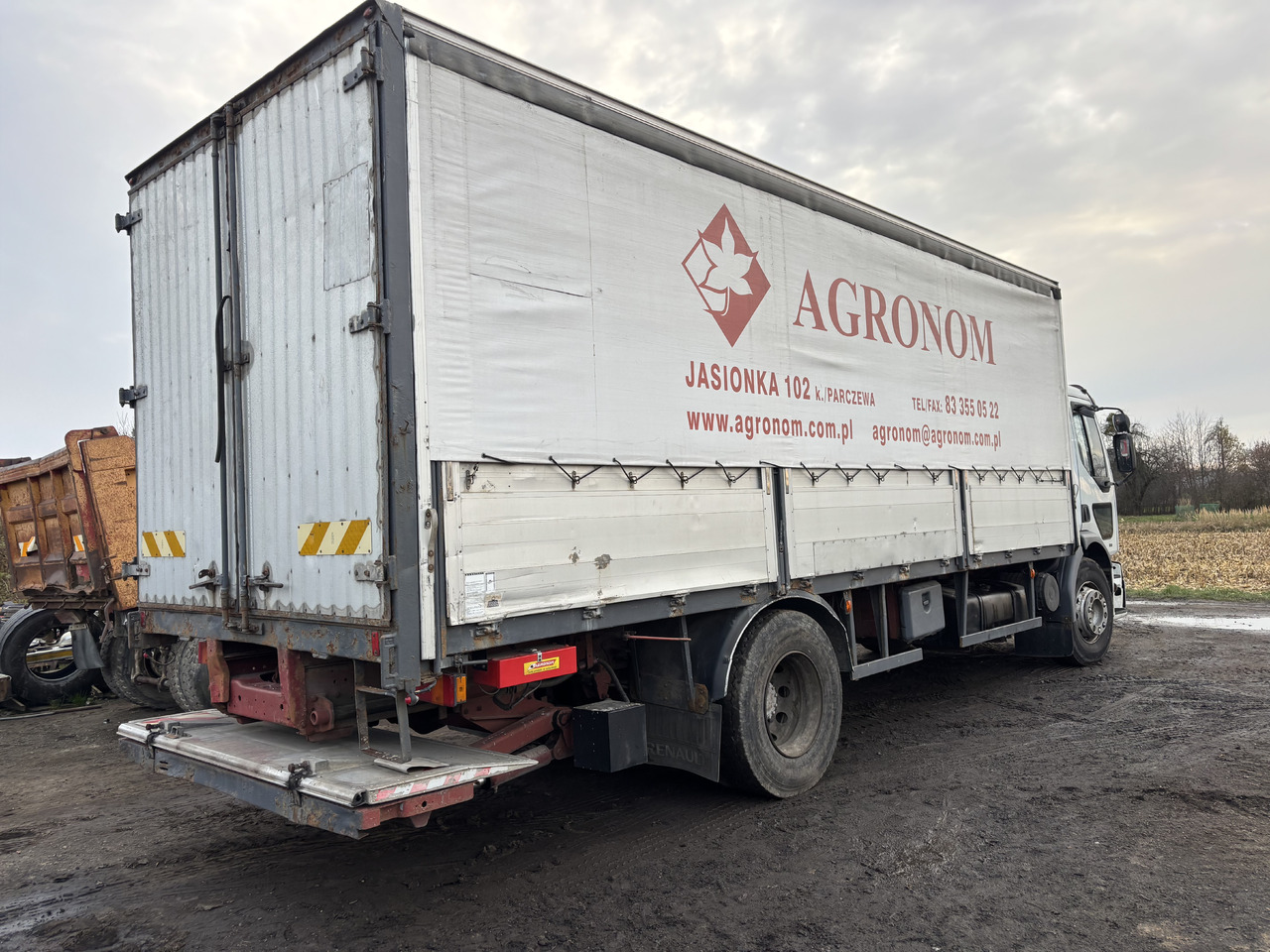 RENAULT Premium 260 - Plachtové nákladné vozidlo: obrázok 4 RENAULT Premium 260 - Plachtové nákladné vozidlo: obrázok 4