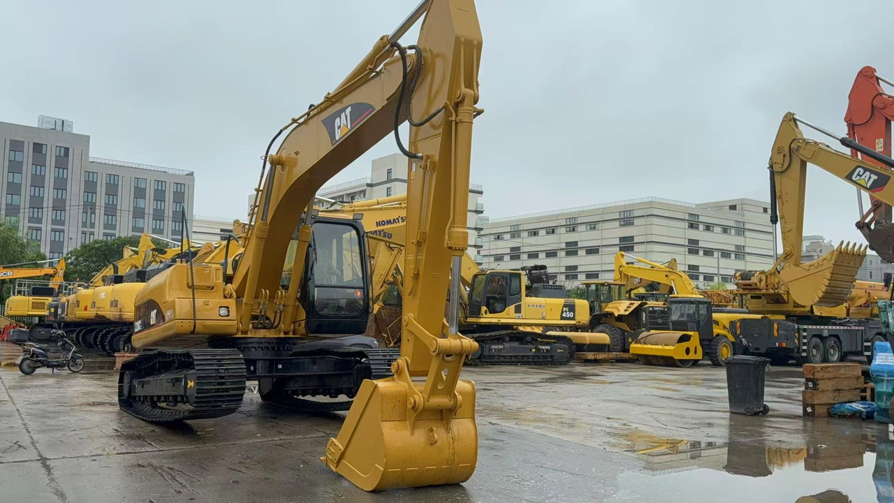 CATERPILLAR 320C - Pásové rýpadlo: obrázok 2 CATERPILLAR 320C - Pásové rýpadlo: obrázok 2