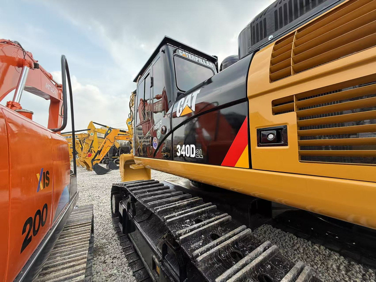 CATERPILLAR 340D2 - Pásové rýpadlo: obrázok 2 CATERPILLAR 340D2 - Pásové rýpadlo: obrázok 2