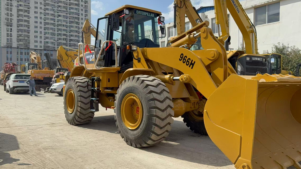 CATERPILLAR 966H - Kolesový nakladač: obrázok 4 CATERPILLAR 966H - Kolesový nakladač: obrázok 4