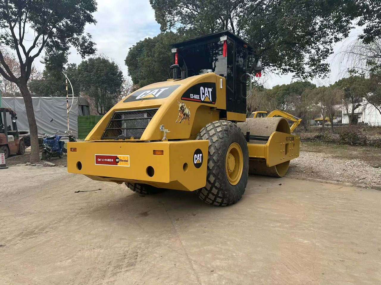 CATERPILLAR CS683E - Cestný valec: obrázok 3 CATERPILLAR CS683E - Cestný valec: obrázok 3