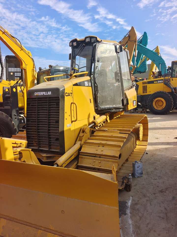CATERPILLAR D3K - Buldozér: obrázok 1 CATERPILLAR D3K - Buldozér: obrázok 1