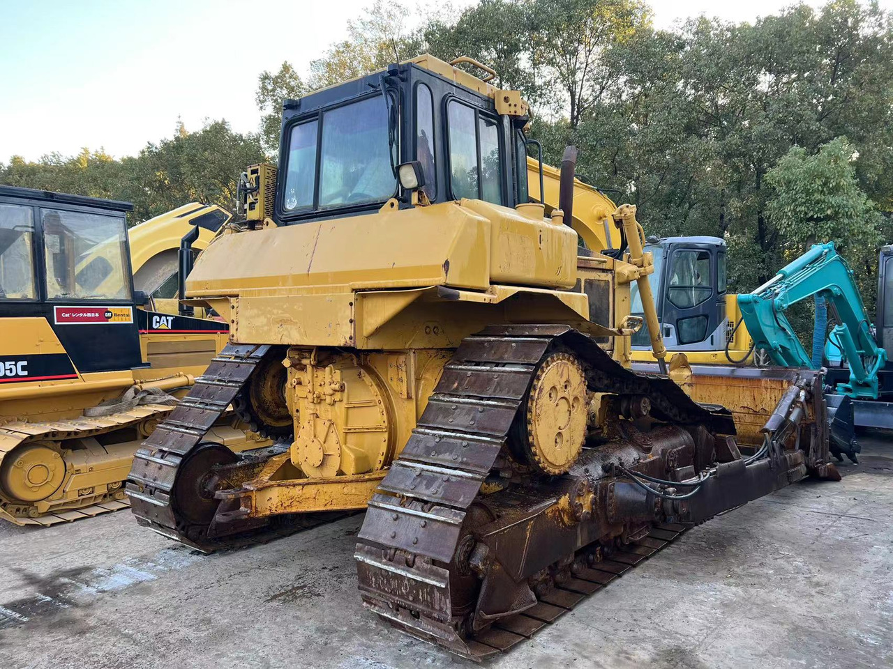 CATERPILLAR D6H - Buldozér: obrázok 1 CATERPILLAR D6H - Buldozér: obrázok 1