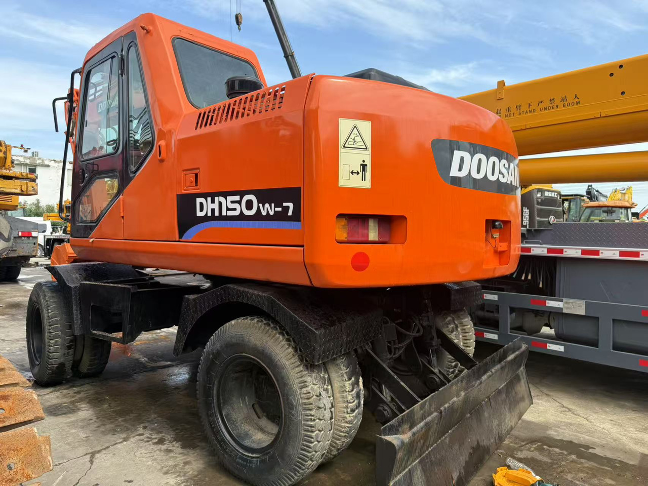 DOOSAN DH150W-7 - Kolesové rýpadlo: obrázok 1 DOOSAN DH150W-7 - Kolesové rýpadlo: obrázok 1