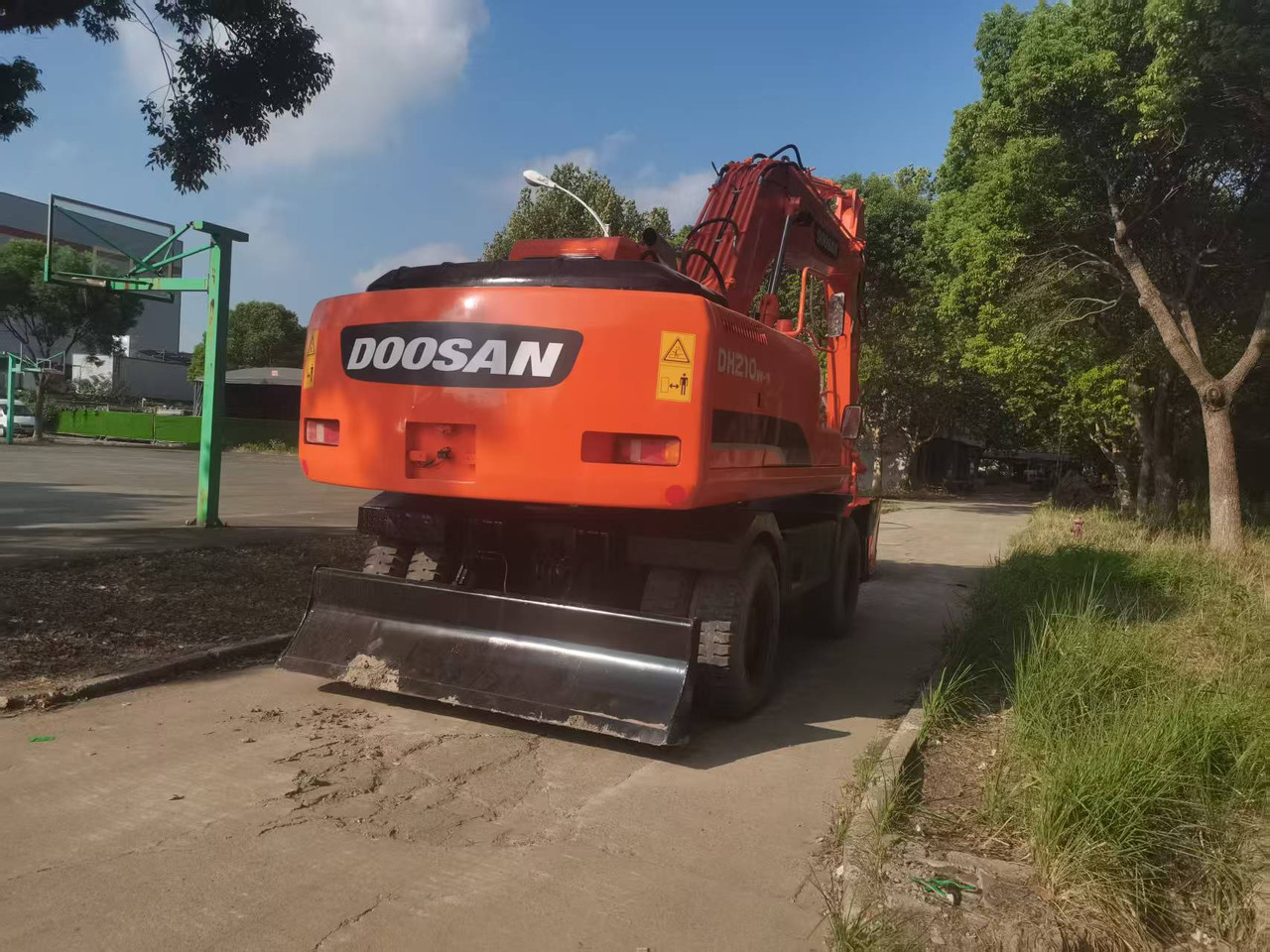 DOOSAN DH210W-9C - Kolesové rýpadlo: obrázok 4 DOOSAN DH210W-9C - Kolesové rýpadlo: obrázok 4