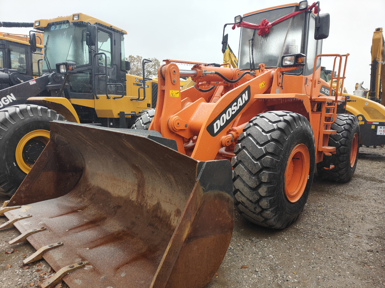 DOOSAN DL505 - Kolesový nakladač: obrázok 4 DOOSAN DL505 - Kolesový nakladač: obrázok 4