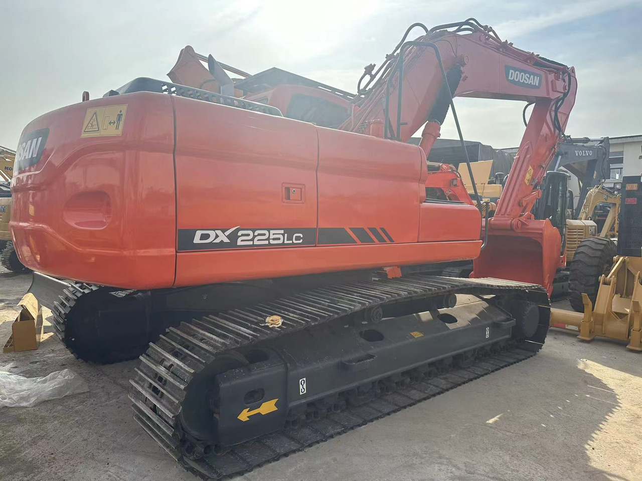 DOOSAN DX225LC - Pásové rýpadlo: obrázok 1 DOOSAN DX225LC - Pásové rýpadlo: obrázok 1