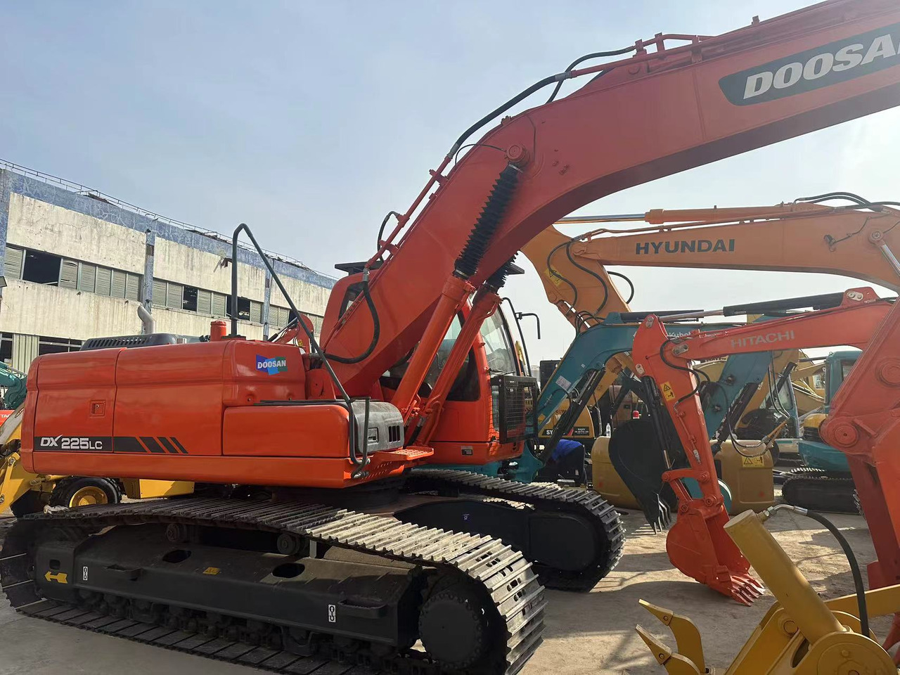 DOOSAN DX225LC - Pásové rýpadlo: obrázok 4 DOOSAN DX225LC - Pásové rýpadlo: obrázok 4