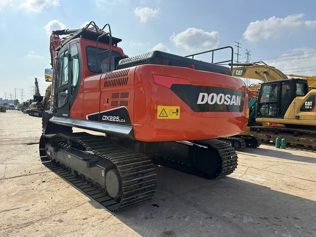 DOOSAN DX225LCA - Pásové rýpadlo: obrázok 4 DOOSAN DX225LCA - Pásové rýpadlo: obrázok 4