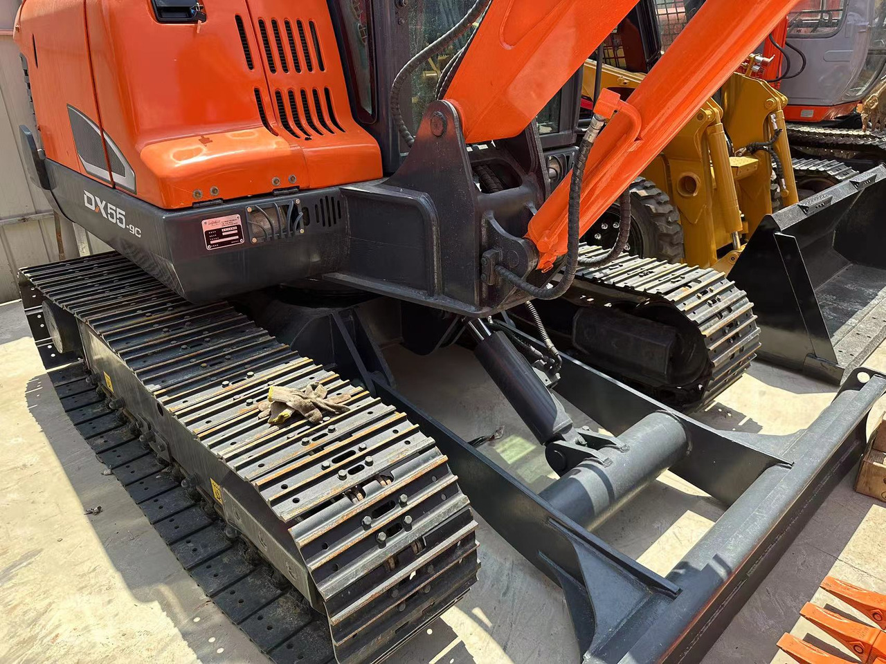 DOOSAN DX55-9C - Pásové rýpadlo: obrázok 4 DOOSAN DX55-9C - Pásové rýpadlo: obrázok 4