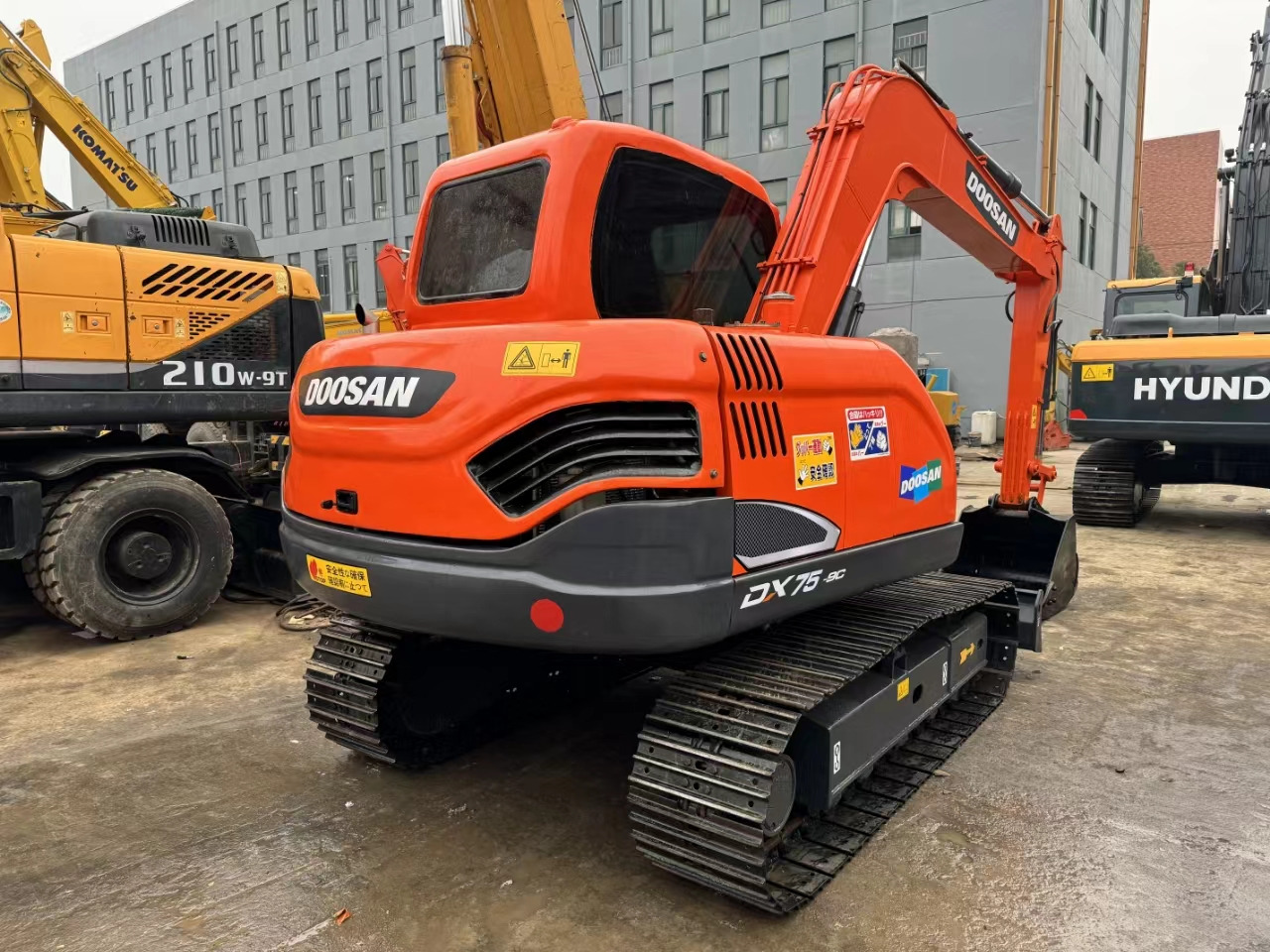 DOOSAN DX75-9C - Pásové rýpadlo: obrázok 2 DOOSAN DX75-9C - Pásové rýpadlo: obrázok 2