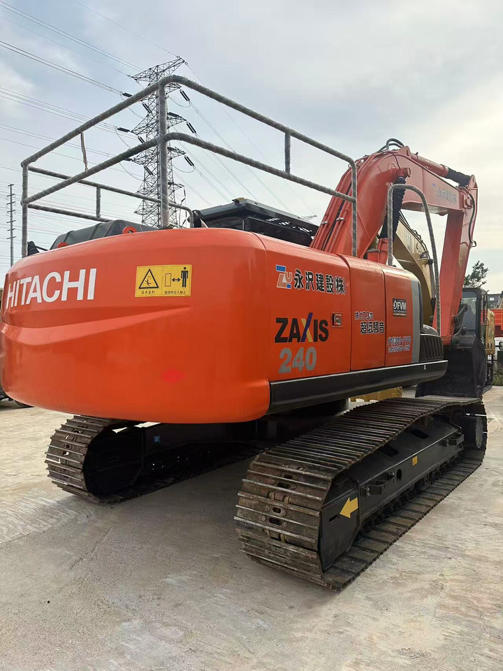 HITACHI ZX240-3G - Pásové rýpadlo: obrázok 3 HITACHI ZX240-3G - Pásové rýpadlo: obrázok 3