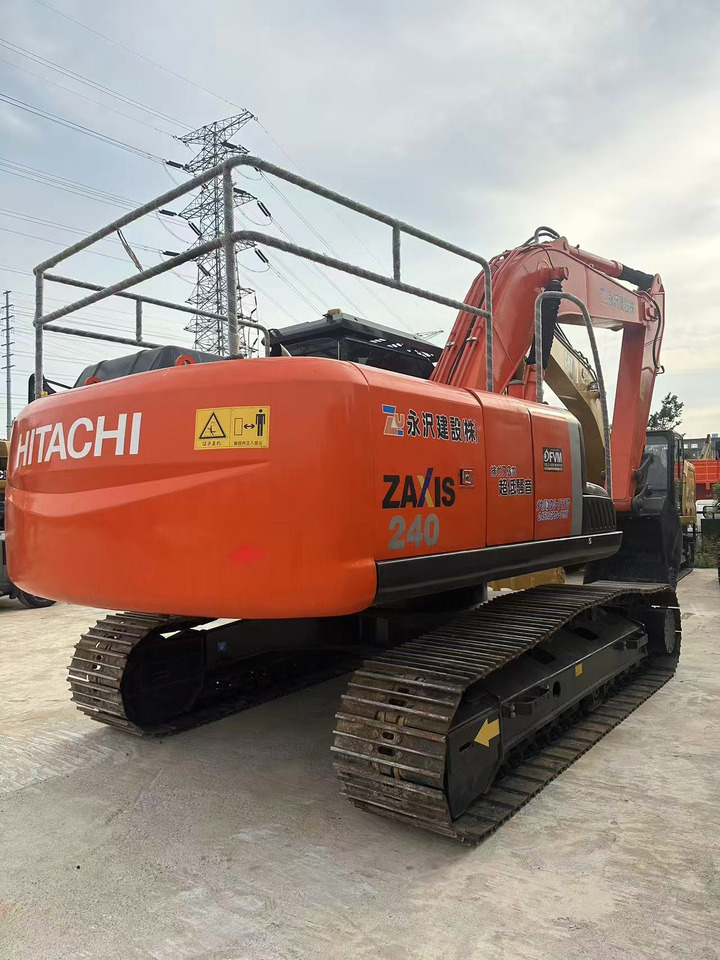 HITACHI ZX240-3G - Pásové rýpadlo: obrázok 1 HITACHI ZX240-3G - Pásové rýpadlo: obrázok 1