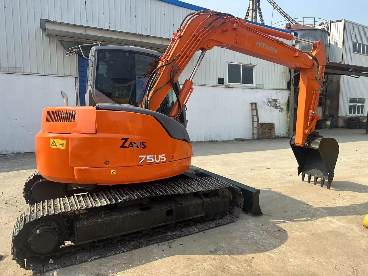 HITACHI ZX75 - Pásové rýpadlo: obrázok 4 HITACHI ZX75 - Pásové rýpadlo: obrázok 4