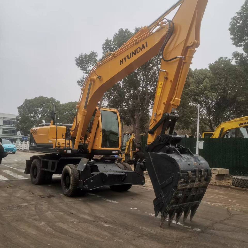 HYUNDAI R210W-9 - Kolesové rýpadlo: obrázok 3 HYUNDAI R210W-9 - Kolesové rýpadlo: obrázok 3