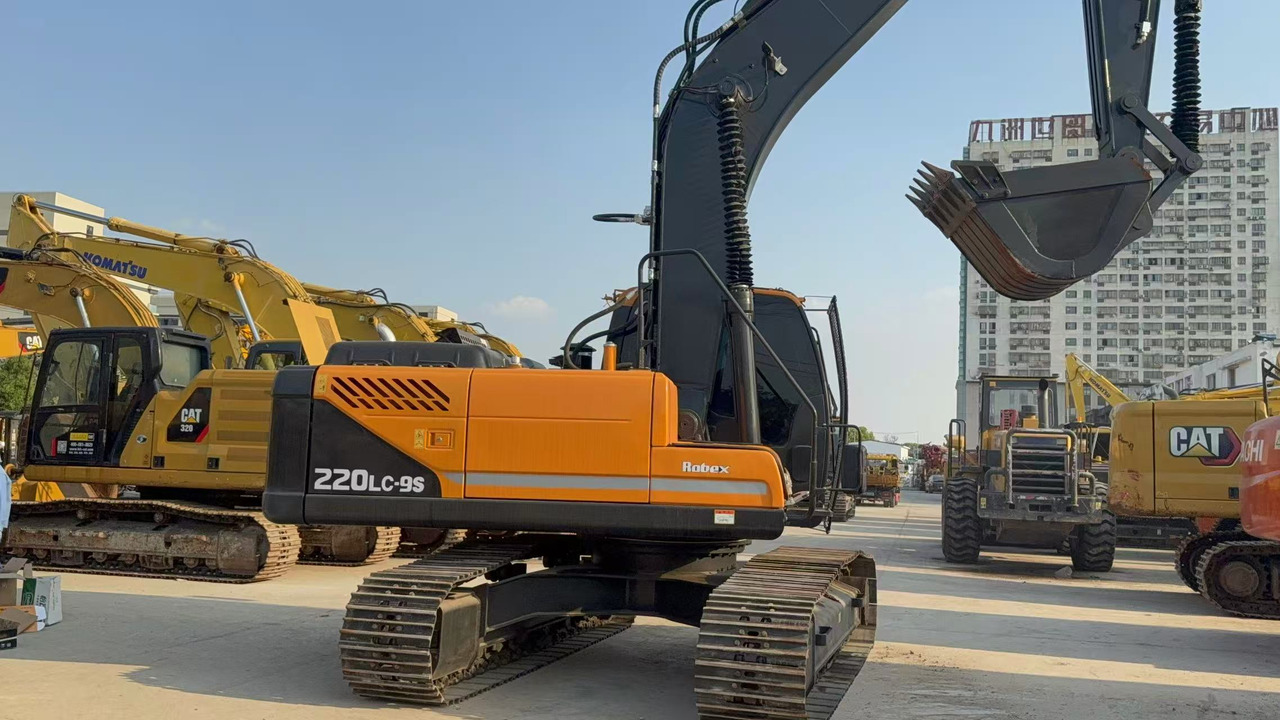 HYUNDAI R220LC-9S - Pásové rýpadlo: obrázok 1 HYUNDAI R220LC-9S - Pásové rýpadlo: obrázok 1