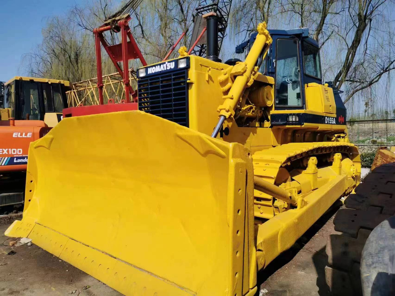 KOMATSU D155A-2 - Buldozér: obrázok 2 KOMATSU D155A-2 - Buldozér: obrázok 2