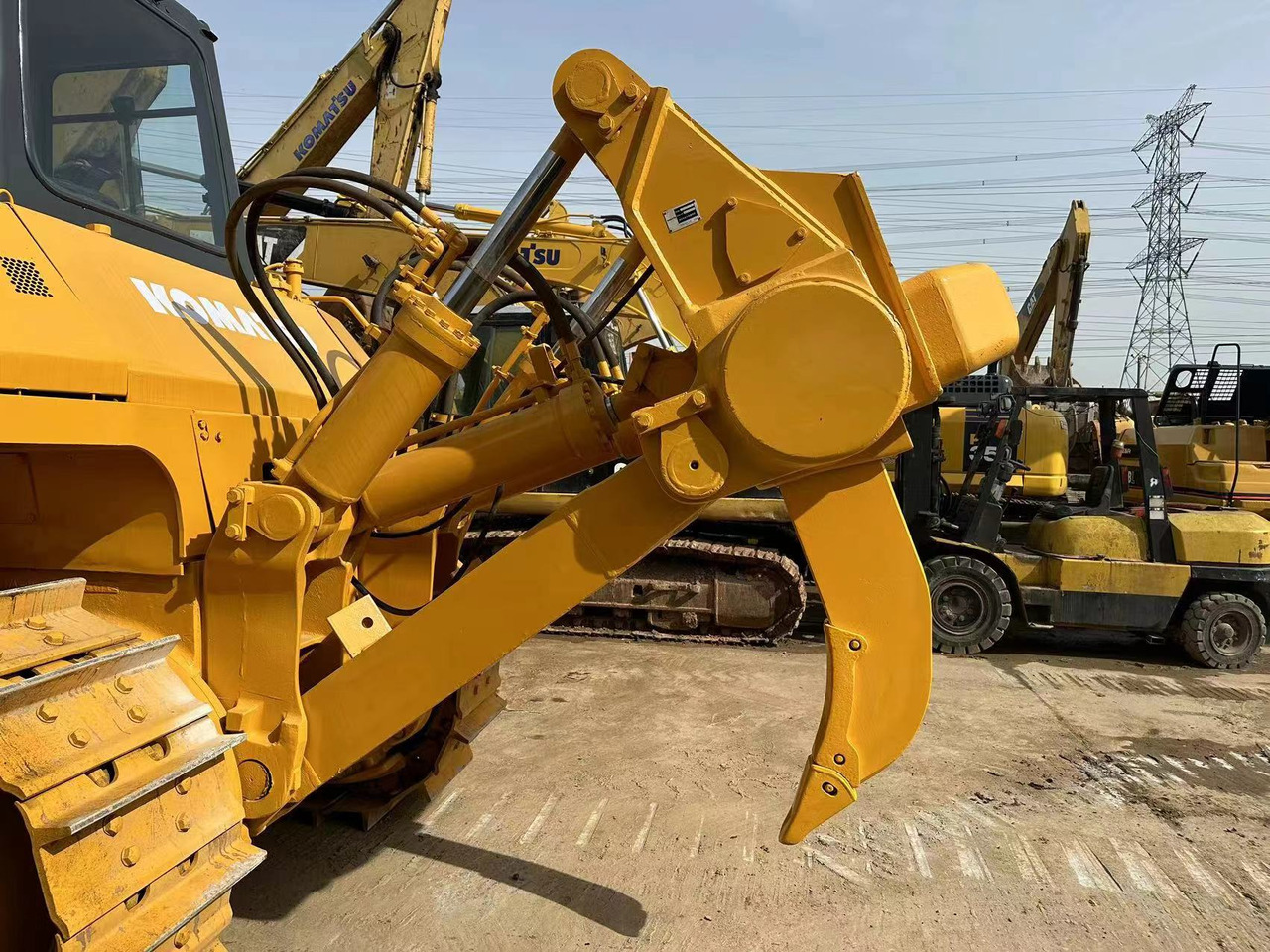 KOMATSU D155A-5 - Buldozér: obrázok 5 KOMATSU D155A-5 - Buldozér: obrázok 5