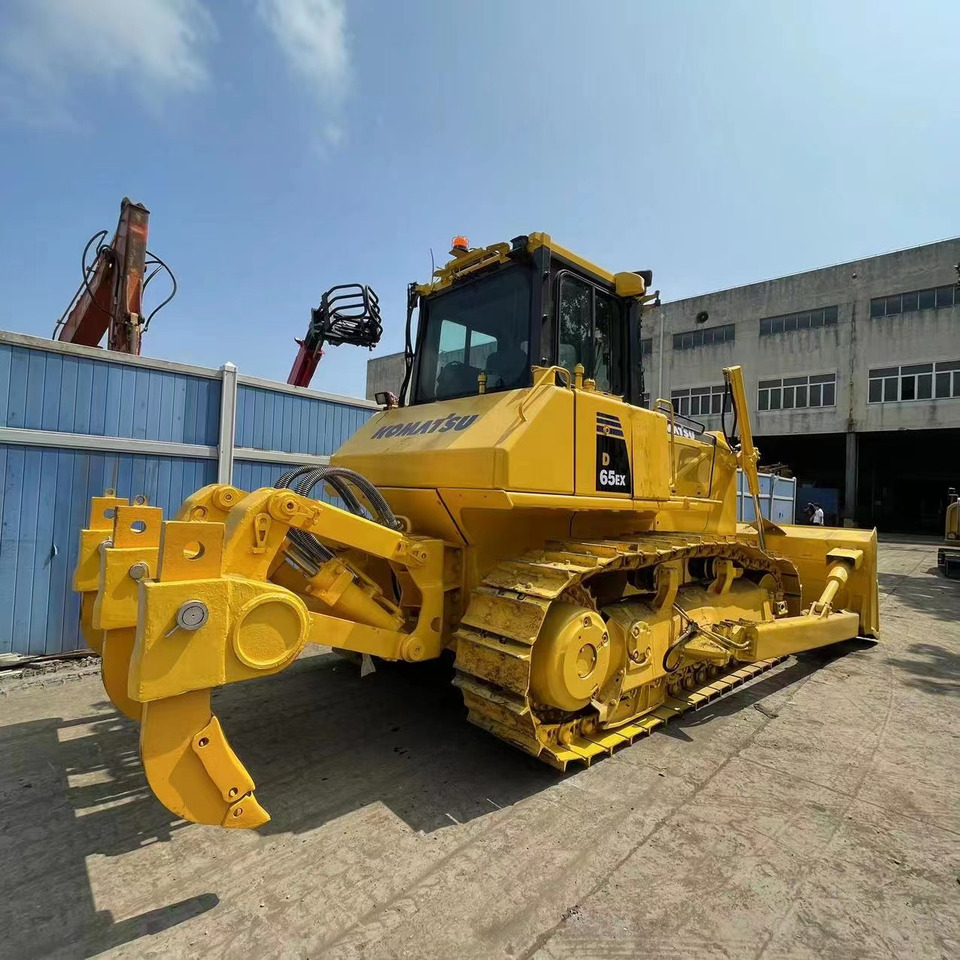 KOMATSU D65EX - Buldozér: obrázok 2 KOMATSU D65EX - Buldozér: obrázok 2