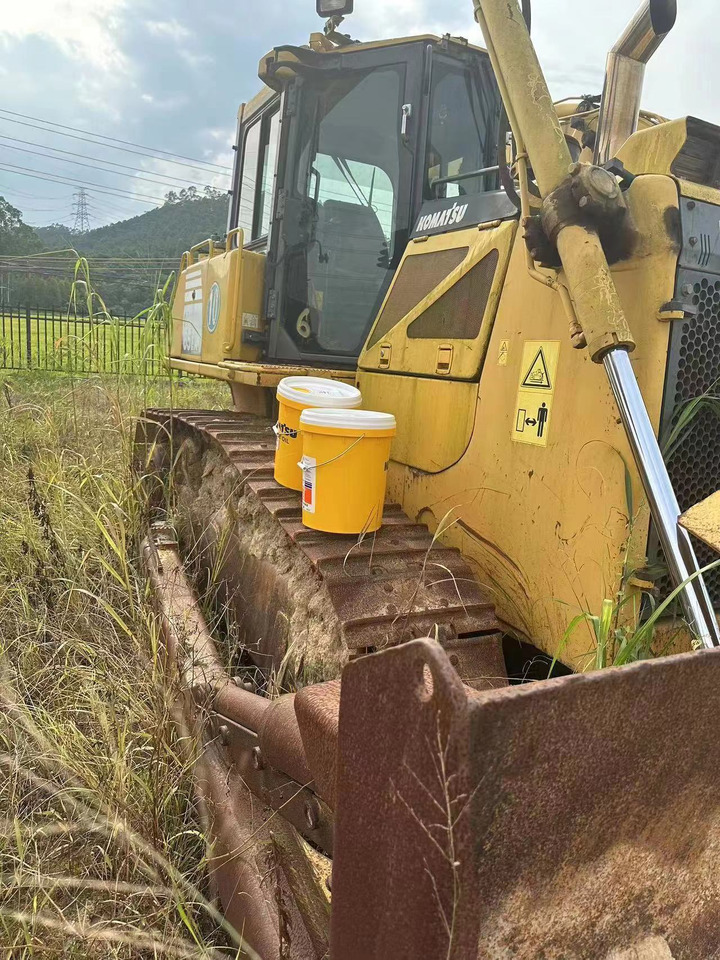 KOMATSU D65EX - Buldozér: obrázok 3 KOMATSU D65EX - Buldozér: obrázok 3