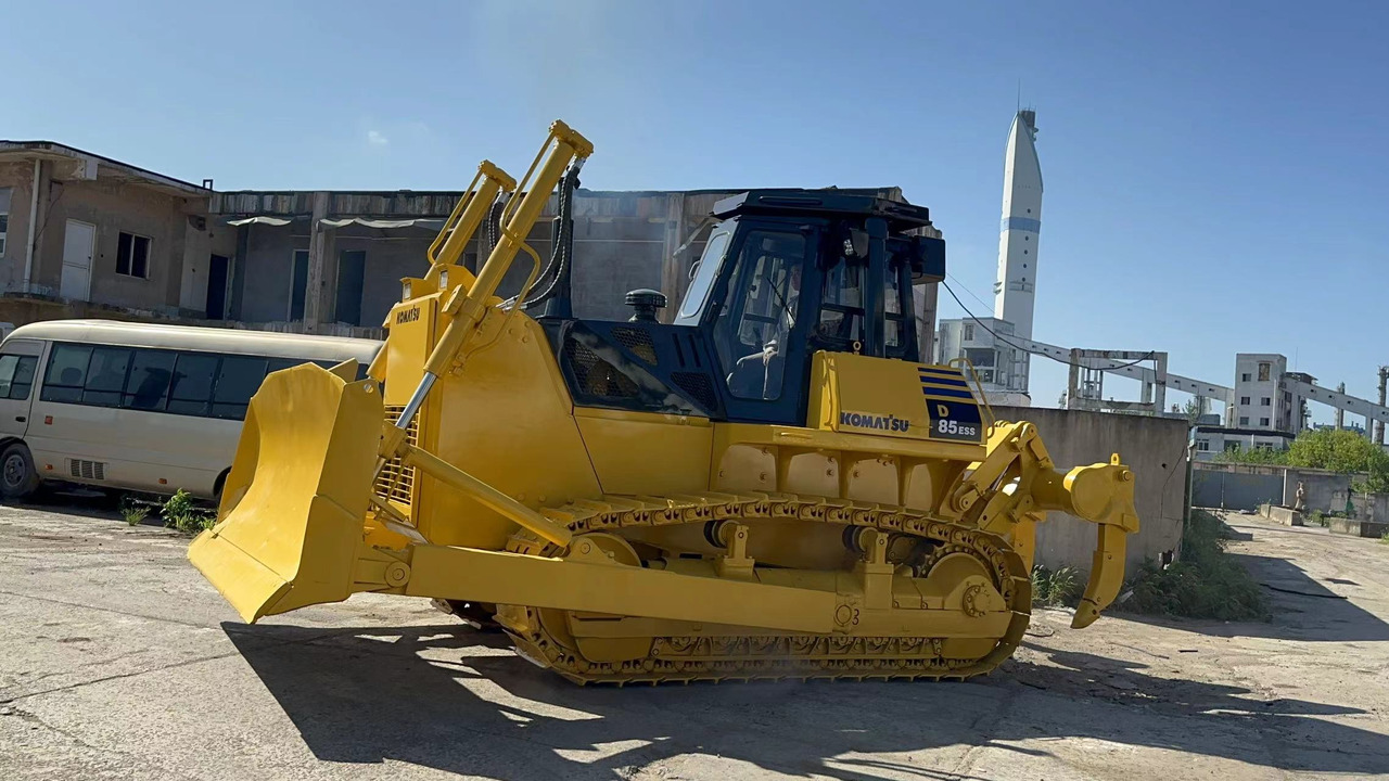 KOMATSU D85ESS - Buldozér: obrázok 4 KOMATSU D85ESS - Buldozér: obrázok 4