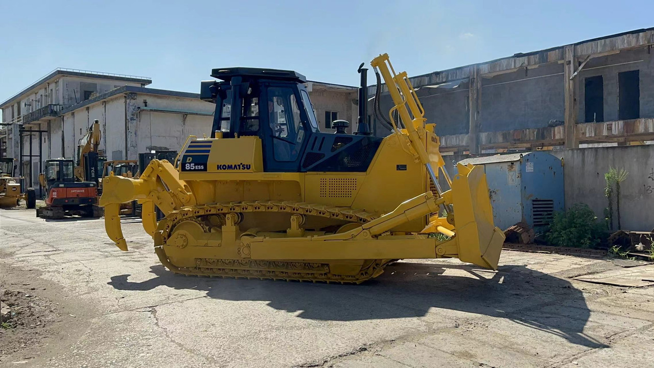 KOMATSU D85ESS - Buldozér: obrázok 1 KOMATSU D85ESS - Buldozér: obrázok 1