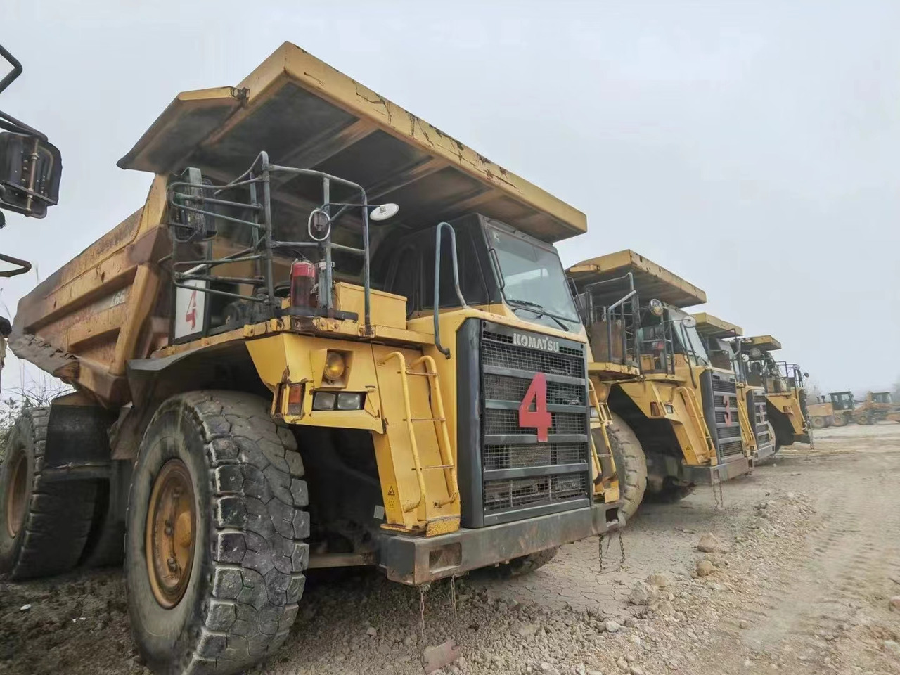 KOMATSU HD465 - Sklápač: obrázok 2 KOMATSU HD465 - Sklápač: obrázok 2