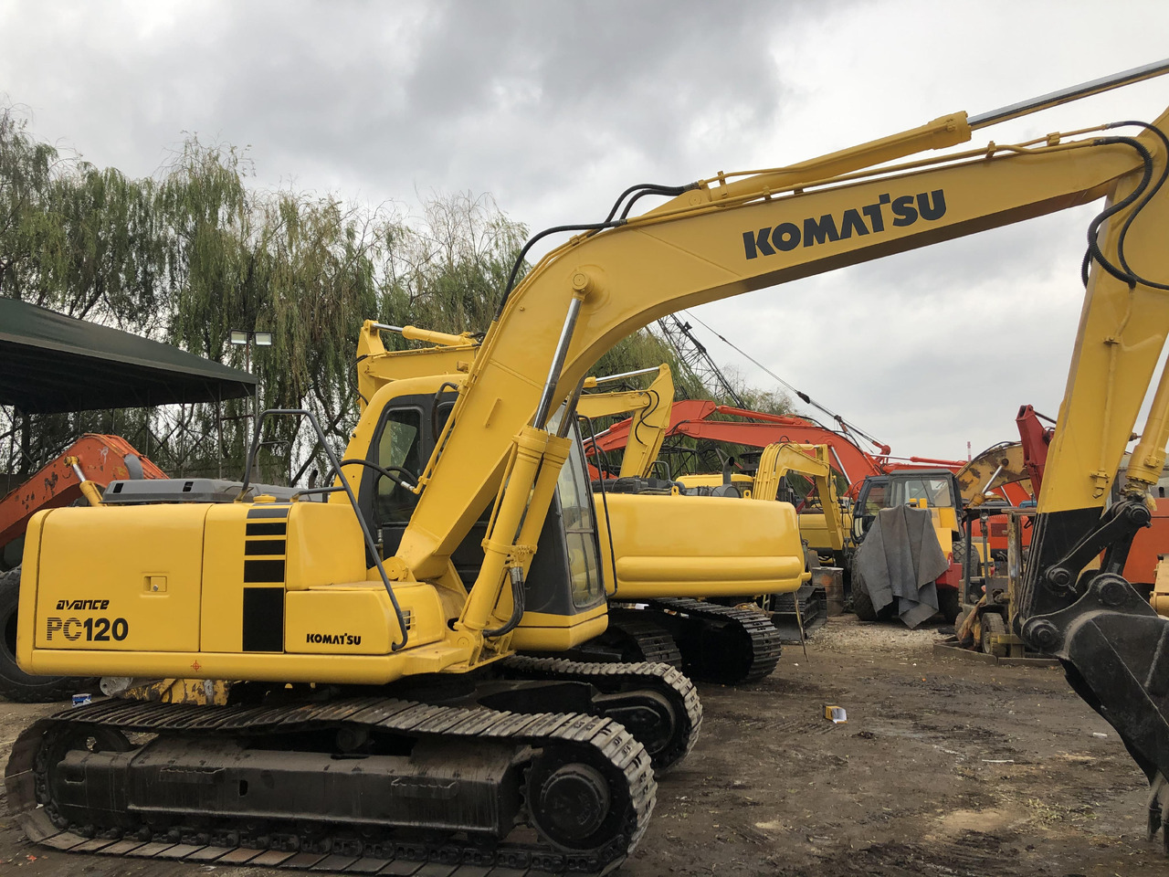 KOMATSU PC120-6 - Pásové rýpadlo: obrázok 4 KOMATSU PC120-6 - Pásové rýpadlo: obrázok 4