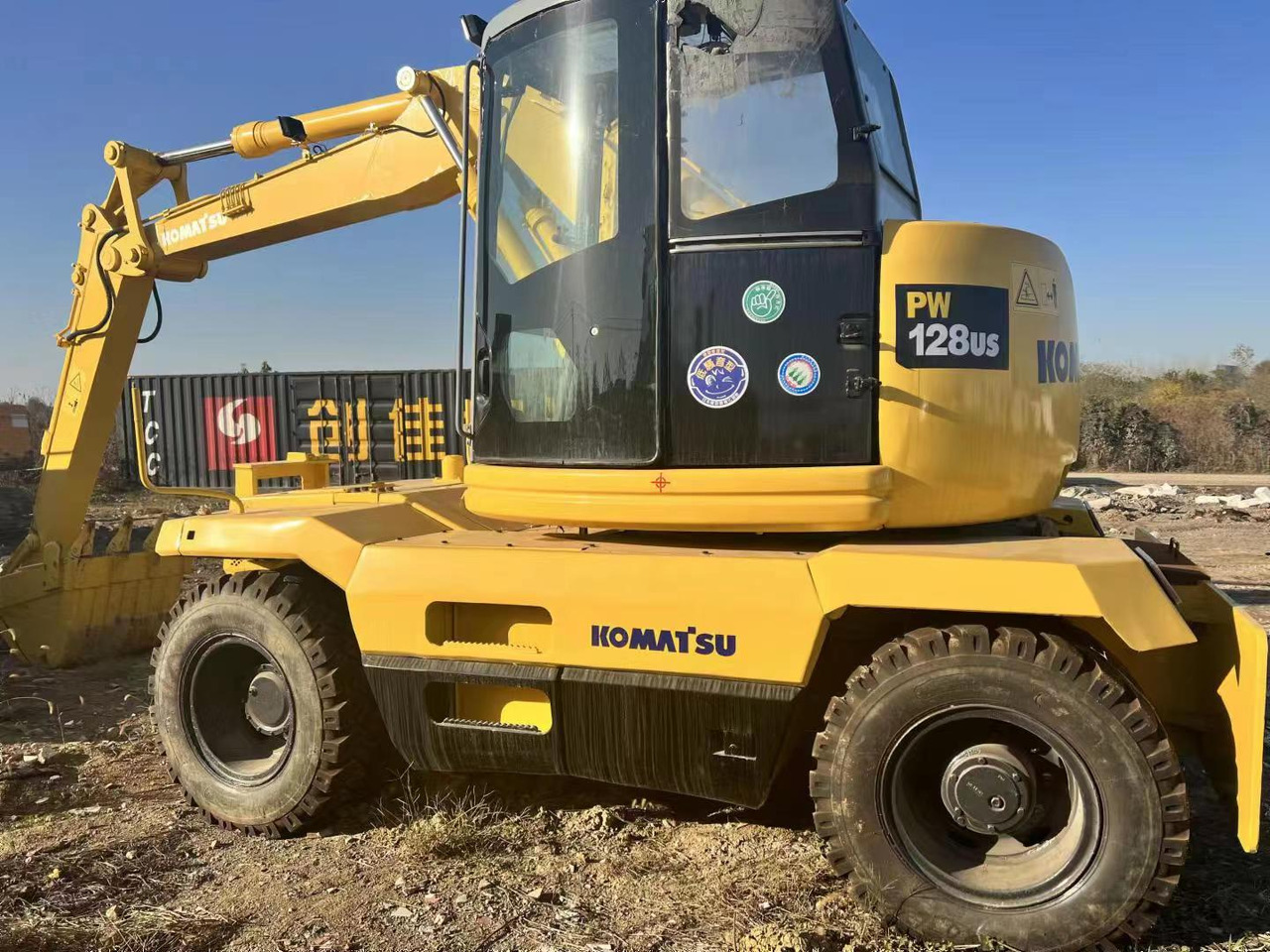 KOMATSU PC128US - Kolesové rýpadlo: obrázok 4 KOMATSU PC128US - Kolesové rýpadlo: obrázok 4