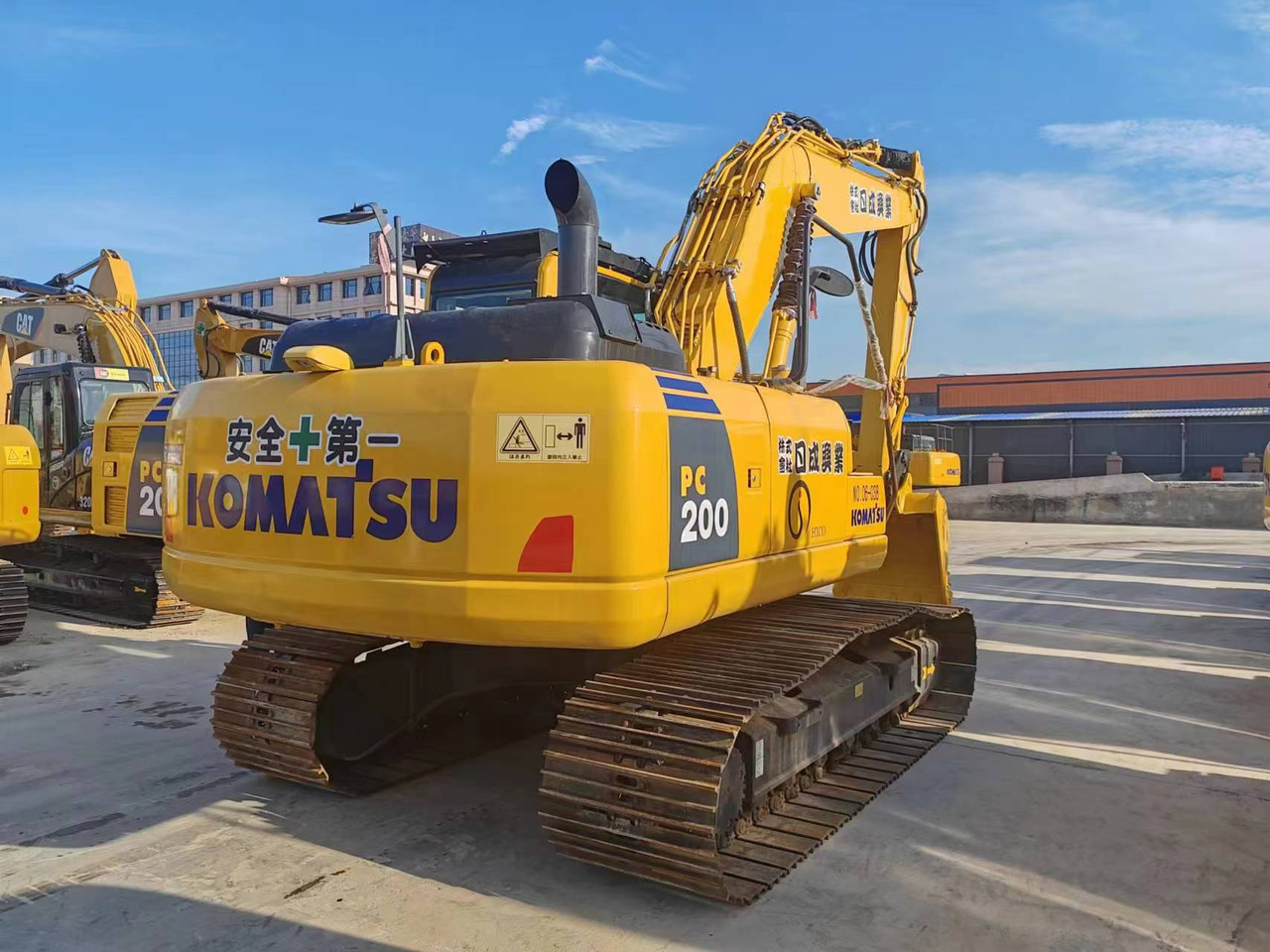 KOMATSU PC200-8 - Pásové rýpadlo: obrázok 4 KOMATSU PC200-8 - Pásové rýpadlo: obrázok 4