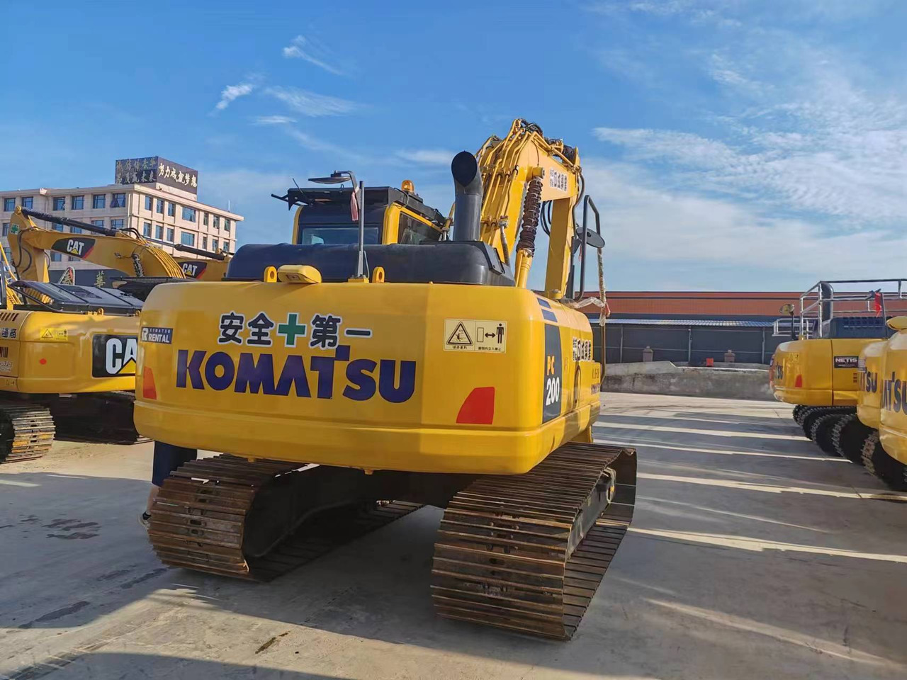KOMATSU PC200-8 - Pásové rýpadlo: obrázok 3 KOMATSU PC200-8 - Pásové rýpadlo: obrázok 3