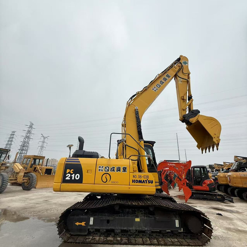 KOMATSU PC210-8 - Pásové rýpadlo: obrázok 2 KOMATSU PC210-8 - Pásové rýpadlo: obrázok 2
