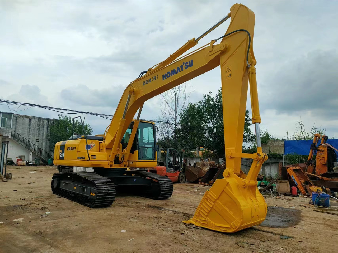 KOMATSU PC220-7 - Pásové rýpadlo: obrázok 4 KOMATSU PC220-7 - Pásové rýpadlo: obrázok 4