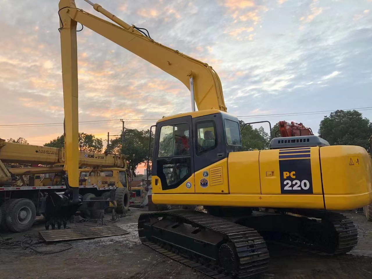 KOMATSU PC220-7 - Pásové rýpadlo: obrázok 1 KOMATSU PC220-7 - Pásové rýpadlo: obrázok 1