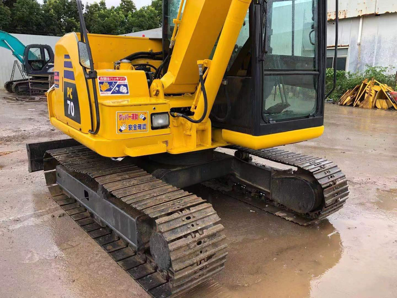 KOMATSU PC70-8 - Pásové rýpadlo: obrázok 4 KOMATSU PC70-8 - Pásové rýpadlo: obrázok 4