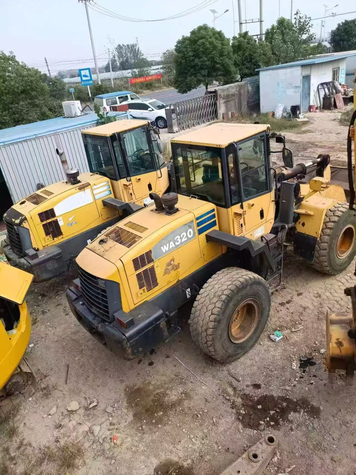 KOMATSU WA320-5 - Kolesový nakladač: obrázok 2 KOMATSU WA320-5 - Kolesový nakladač: obrázok 2