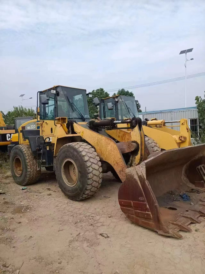 KOMATSU WA320-5 - Kolesový nakladač: obrázok 4 KOMATSU WA320-5 - Kolesový nakladač: obrázok 4
