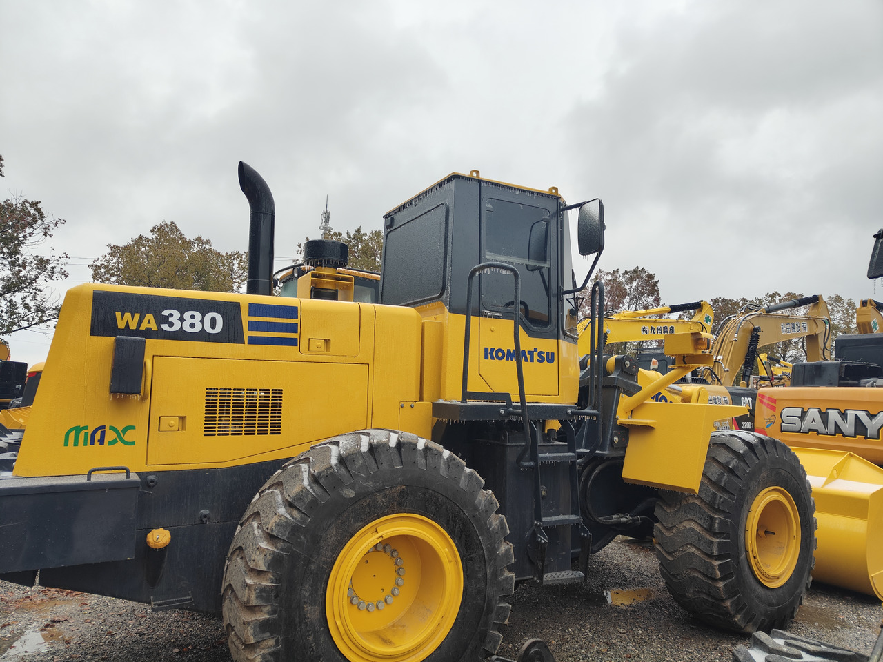 KOMATSU WA380-3 - Kolesový nakladač: obrázok 3 KOMATSU WA380-3 - Kolesový nakladač: obrázok 3