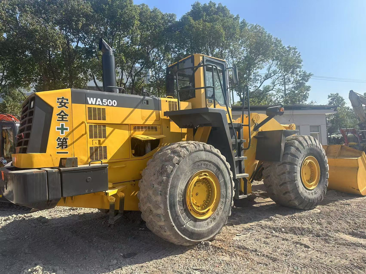 KOMATSU WA500-3 - Kolesový nakladač: obrázok 3 KOMATSU WA500-3 - Kolesový nakladač: obrázok 3