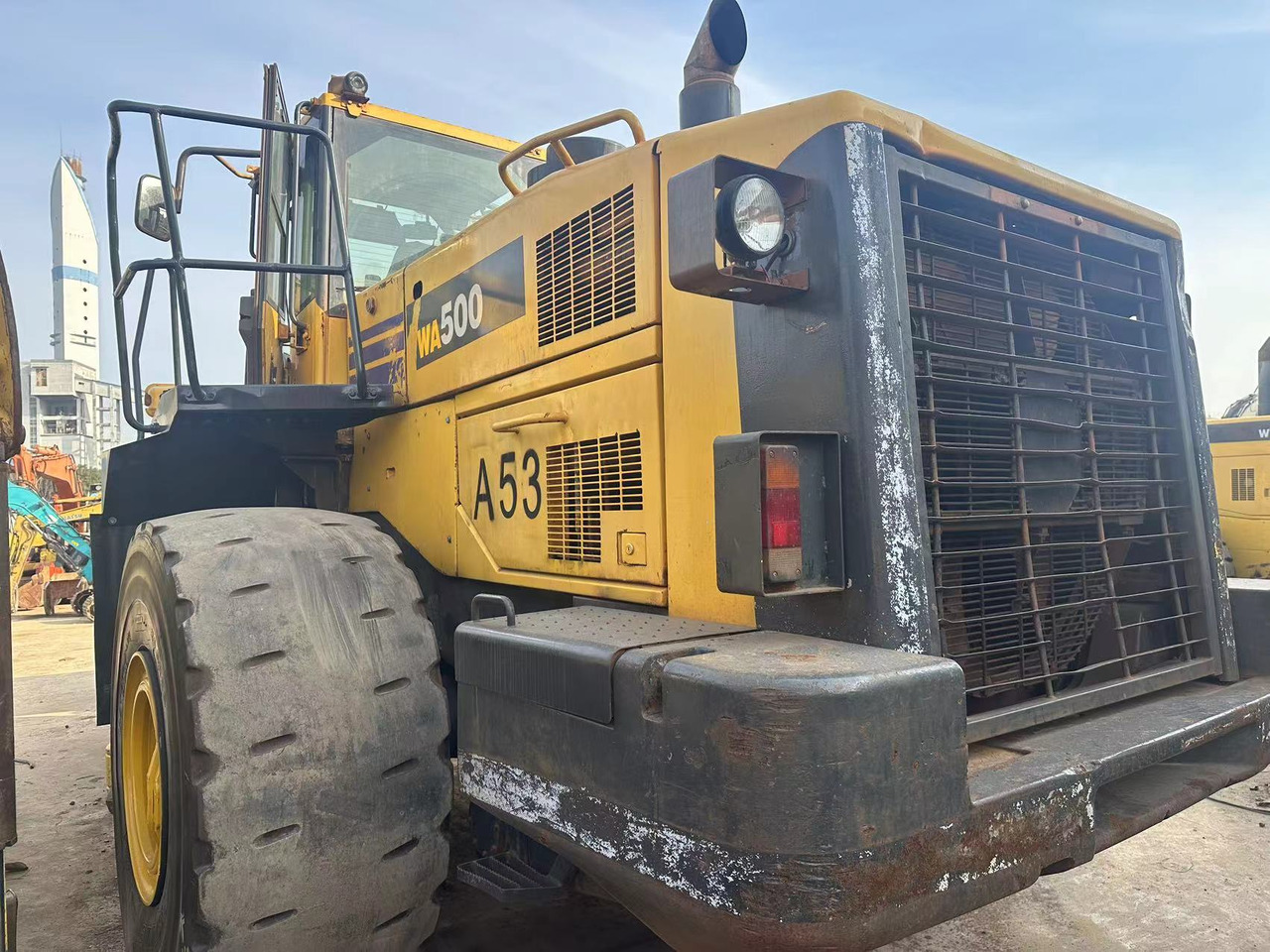 KOMATSU WA500-3 - Kolesový nakladač: obrázok 3 KOMATSU WA500-3 - Kolesový nakladač: obrázok 3