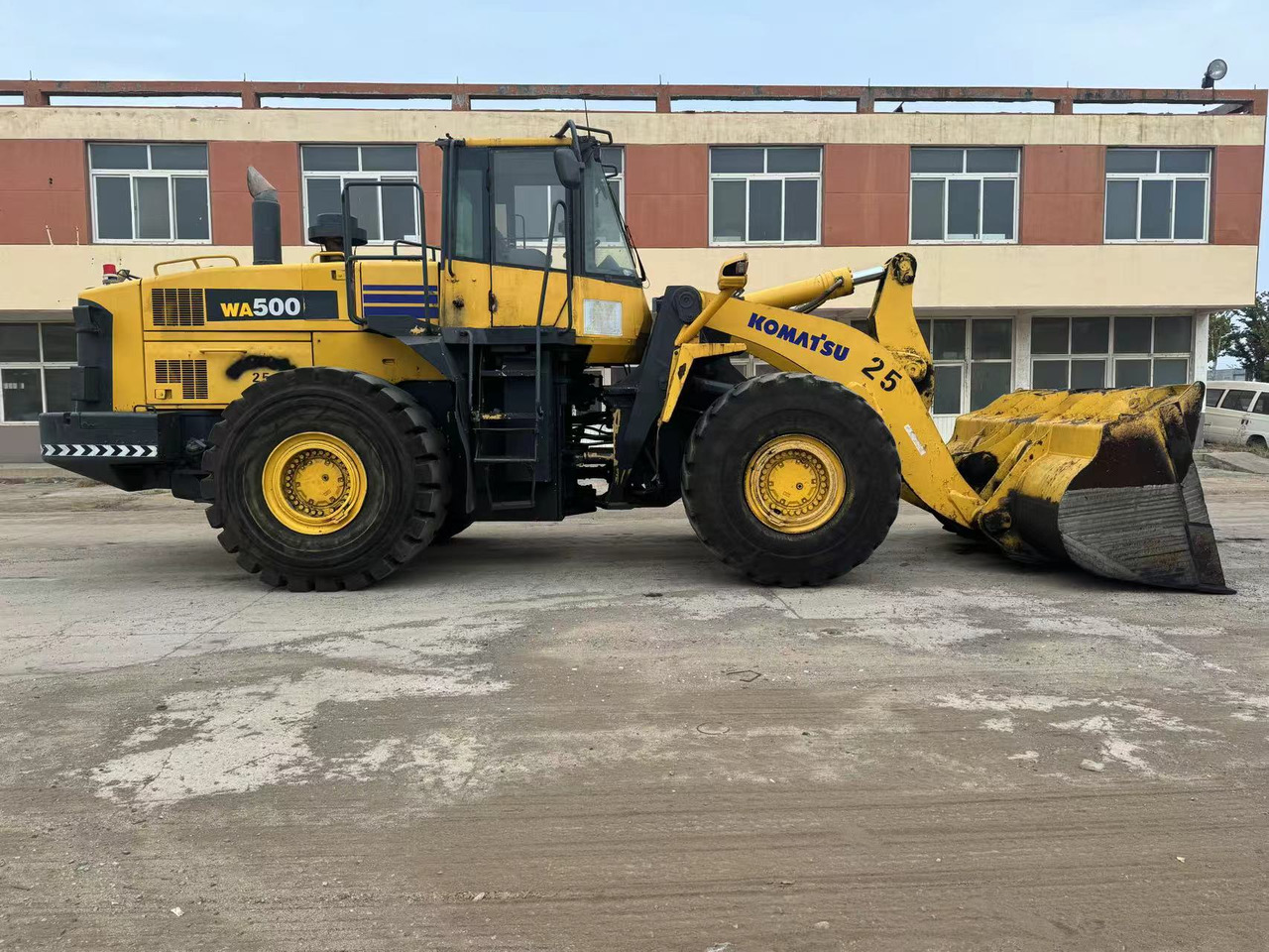 KOMATSU WA500-6 - Kolesový nakladač: obrázok 1 KOMATSU WA500-6 - Kolesový nakladač: obrázok 1